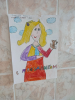 С любовью к маме: детский стационар украсила трогательная выставка рисунков