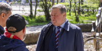 Мэр Северска Николай Диденко проверил ход работ в рамках федеральной программы «Формирование комфортной городской среды» - Администрация ЗАТО Северск