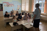 Сотрудники Госавтоинспекции провели мастер-класс по изготовлению световозвращателей для воспитанников пришкольного лагеря